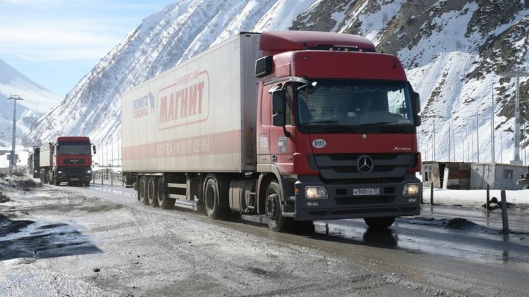 Վերին Լարսի անցակետում մի քանի կիլոմետրանոց խցանում է առաջացել