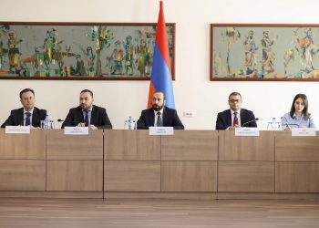 Արարատ Միրզոյանը ԵՄ դեսպանների հետ քննարկել է «Խաղաղության խաչմերուկ»-ը