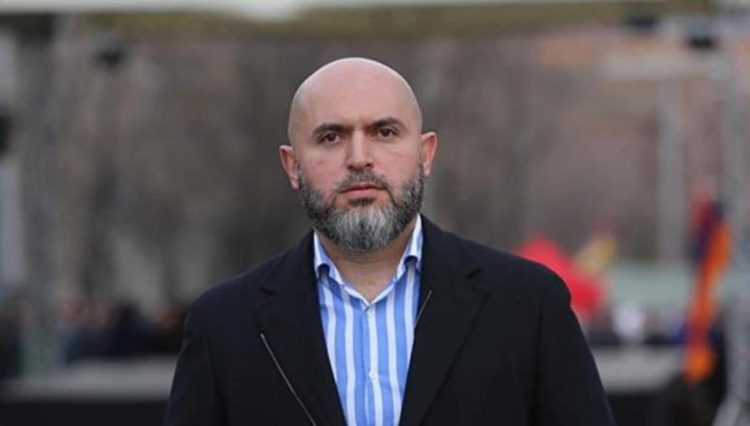 Փաստաբանը հայտնել է Արմեն Աշոտյանի կալանքն անփոփոխ թողնելու դատարանի որոշման մասին