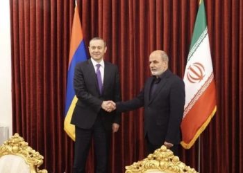 Իրանական լրատվամիջոցները մանրամասներ են հաղորդել Հայաստանի և Իրանի ԱԽ քարտուղարների հեռախոսազրույցից