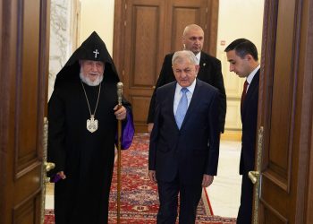 Ամենայն Հայոց Կաթողիկոսն Իրաքի նախագահի հետ քննարկել է բռնի տեղահանված արցախցիների հարցը