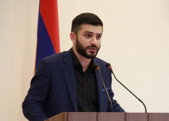 Депутат НС Арцаха заявил о выходе из фракции экс-президента из-за разногласий по указу о роспуске НКР