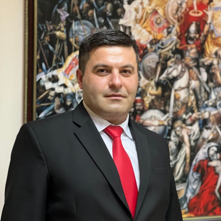 Советник главы Арцаха сообщил, что не занимает эту должность после слов об отмене указа о роспуске НКР