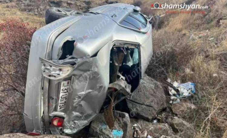 Пятеро школьников пострадали в ДТП на трассе Ереван-Гюмри