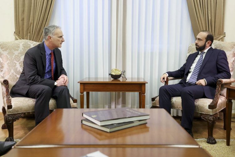 Միրզոյանն ու Բոնոն քննարկել են ՀՀ-Ադրբեջան հարաբերությունների կարգավորման գործընթացը