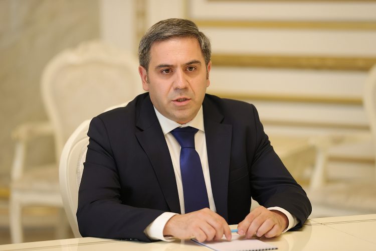 Մելիքբեկյանը մնացել է մենակ. նրան դեմ են բոլորը. ԶԼՄ