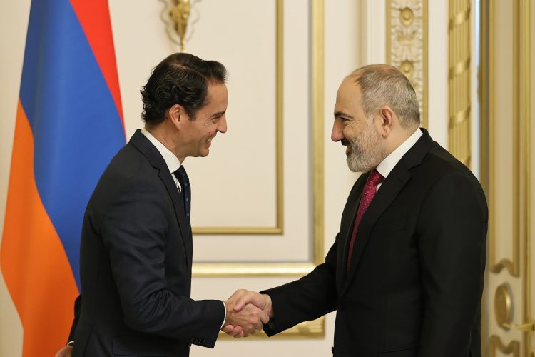 Пашинян обсудил со спецпредставителем генсека НАТО сотрудничество Армении с альянсом