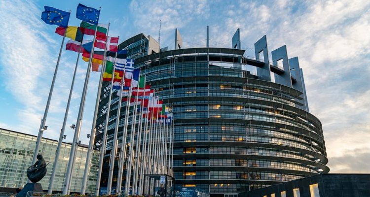 Европарламент не отправит наблюдателей на президентские выборы в Азербайджане