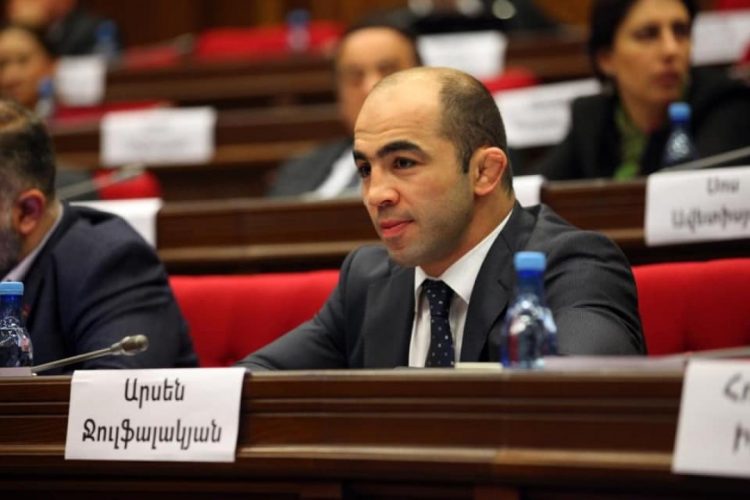 Արսեն Ջուլֆալակյանը փոխել է սպորտային քաղաքացիությունը