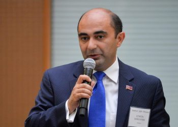 Էդմոն Մարուքյանը հայտարարել է Հատուկ հանձնարարություններով դեսպանի պաշտոնից ազատվելու մասին
