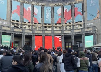 Архиепископ Баграт Галстанян обвинил власти Армении в терроризировании собственного народа