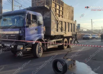 Դավիթաշեն գյուղում բեռնատարը կոտրել է գազատար խողովակը, սկսվել է գազի արտահոսք