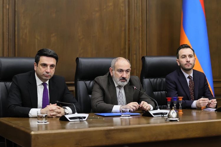 Նիկոլ Փաշինյանը ՔՊ խմբակցության հետ քննարկել է Մյունխենի համաժողովում տեղի ունեցած հանդիպումները