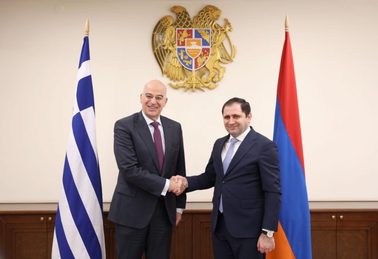 Հայաստանն ու Հունաստանը պայմանավորվել են նոր լիցք հաղորդել ռազմատեխնիկական համագործակցությանը․ ՀՀ ՊՆ