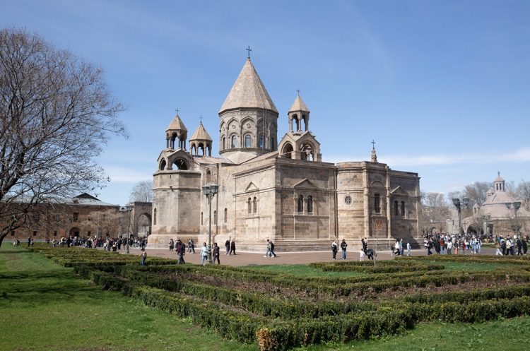 Մայր Աթոռը ՀՀ իշխանություններին կոչ է արել հրաժարվել պարտվողական գործելաոճից