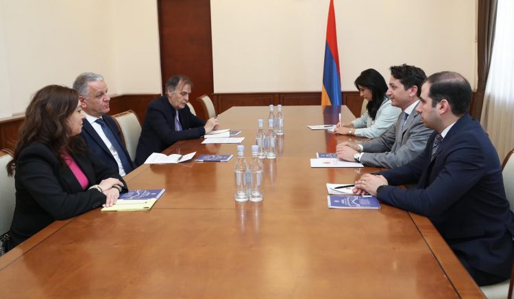 Ֆինանսների նախարարն ու ԵՄ դեսպանը քննարկել են ՀՀ-ԵՄ ֆինանսատնտեսական համագործակցության համակարգմանն առնչվող հարցեր