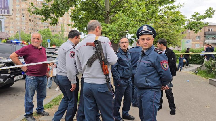 В Абовяне полиция задержала угрожавшего взорвать банк мужчину