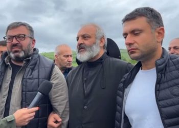 Ոստիկանները Բագրատ Սրբազանին արգելել են մուտք գործել Կիրանց