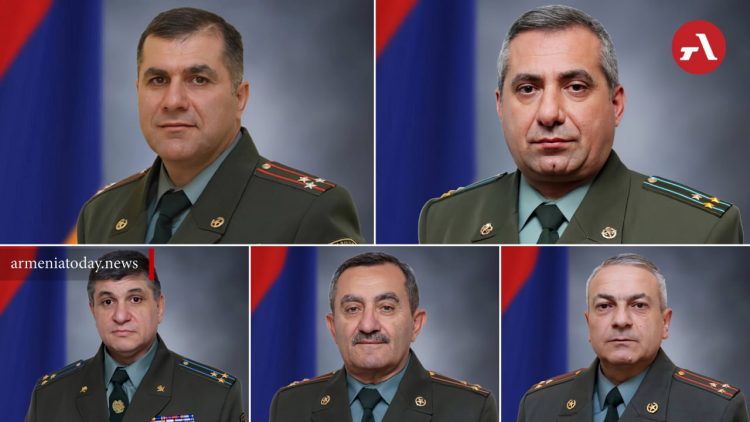 Президент присвоил генеральские звания пяти офицерам ВС Армении