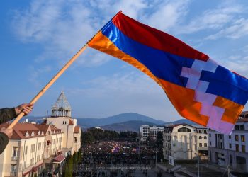 Հունիսի 2-ը Արցախի Հանրապետության դրոշի օրն է