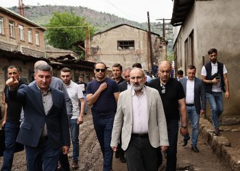 Փաշինյանն աղետի գոտում ծանոթացել է վերականգնողական աշխատանքների ընթացքին