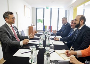 ՀՀ-ի և Ուկրաինայի արտգործնախարարները քննարկել են քաղաքական երկխոսության հարցը