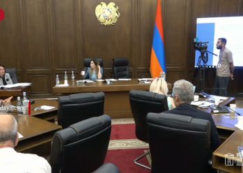 Ամբողջությամբ սուտ է․ ԿԳՄՍ նախարարը՝ փոխնախարարի կողմից «Տահույս» երգչախմբի ելույթն արգելելու մասին