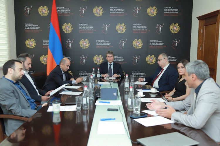 СМИ узнали о согласии Арусяк Джулакян с изменением преамбулы Конституции Армении