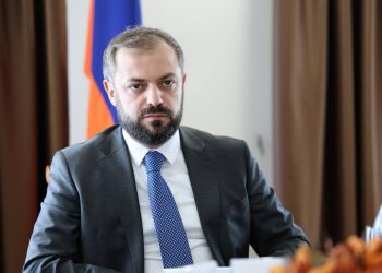 Էկոնոմիկայի նախարարությունը մեկնաբանել է Պապոյանի հրաժարականի մասին մամուլի հրապարակումները