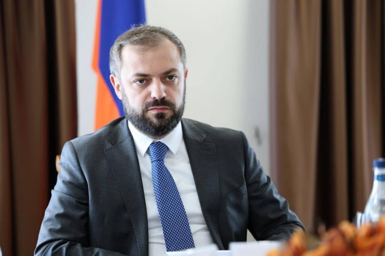 Էկոնոմիկայի նախարարությունը մեկնաբանել է Պապոյանի հրաժարականի մասին մամուլի հրապարակումները