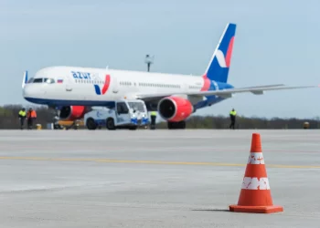 Azur Air-ի ավելի քան 350 ուղևոր 16 ժամ շարունակ չի կարողացել թռչել Թուրքիայից
