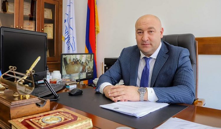 «Грапарак»: патрульные увезли служебную машину мэра Каджарана на штрафстоянку