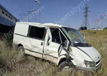 Արարատում Ford-ը գնացքի հետ բախման հետևանքով ընկել է ձորը