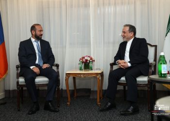 Հայաստանի և Իրանի ԱԳ նախարարները քննարկել են խաղաղության պայմանագիրը