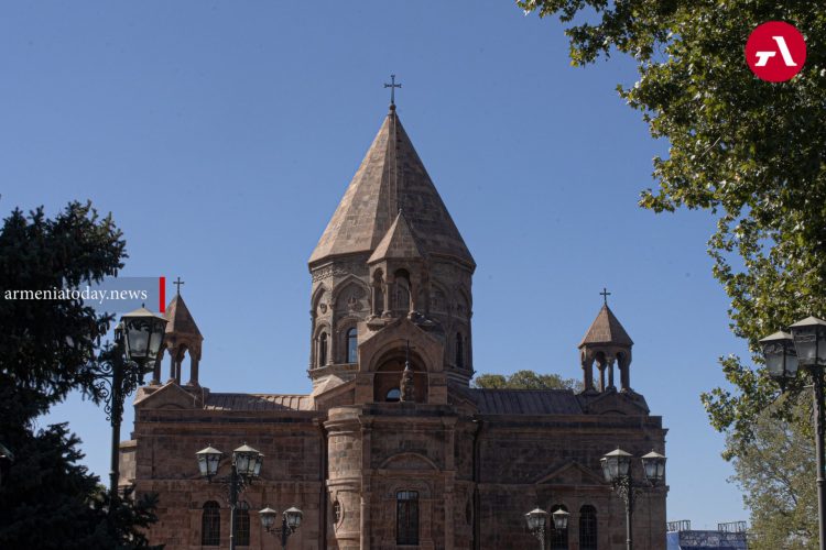 «Ինքնության դրոշմ»․ ինչպե՞ս է Էջմիածինը պատրաստվում Մյուռոնօրհնությանը և Մայր Տաճարի վերաօծմանը