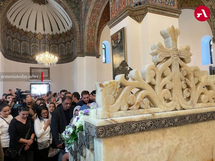 «Ինքնության դրոշմ»․ ինչպե՞ս է Էջմիածինը պատրաստվում Մյուռոնօրհնությանը և Մայր Տաճարի վերաօծմանը