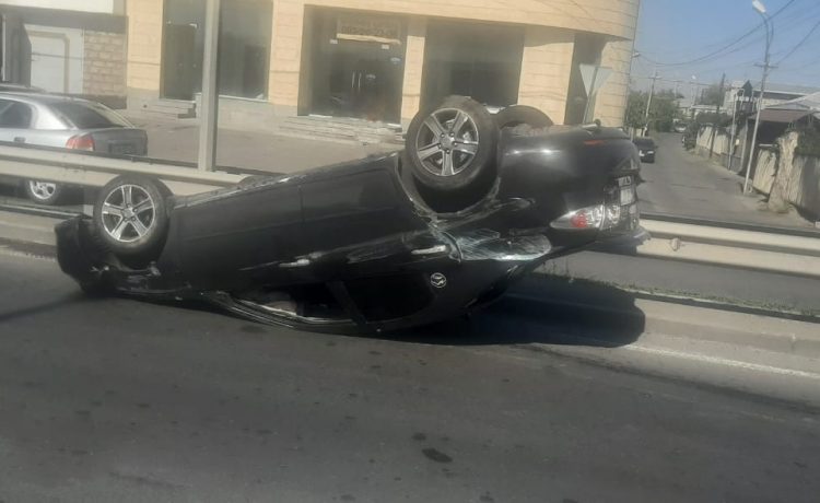 В Ереване в ДТП на Арташатском шоссе погиб человек