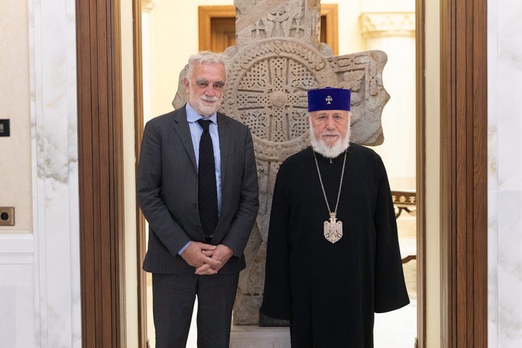 Գարեգին Բ-ն և Օկամպոն քննարկել են արցախցիների իրավունքների պաշտպանության հարցը