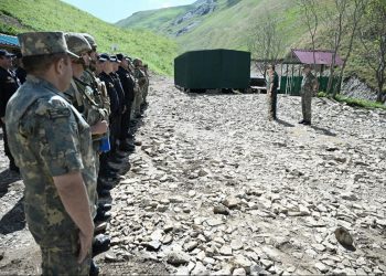 Ադրբեջանի ՊՆ պաշտոնյաներն ստուգել են ՀՀ-ի հետ սահմանի ստորաբաժանումների պատրաստությունը