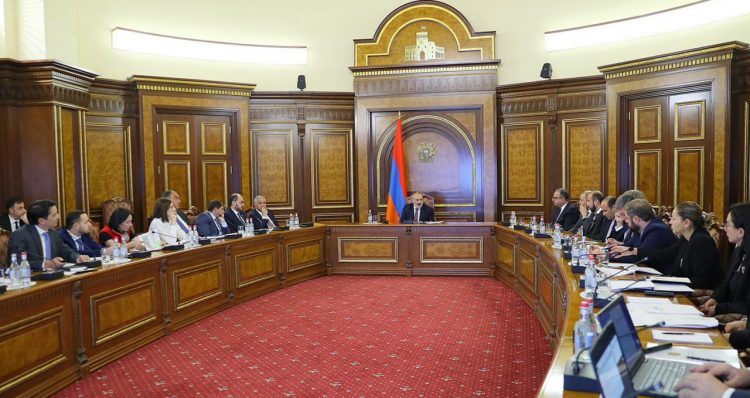 Правительство обсудило проект госбюджета на 2025 год