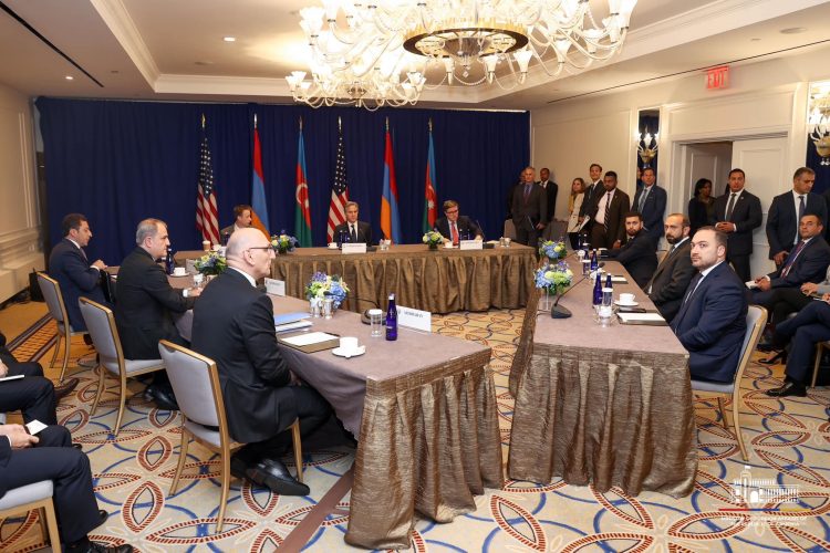 Միրզոյանն ու Բայրամովը պայմանավորվել են ջանքեր ներդնել սեղմ ժամկետում խաղաղության պայմանագրի կնքման ուղղությամբ