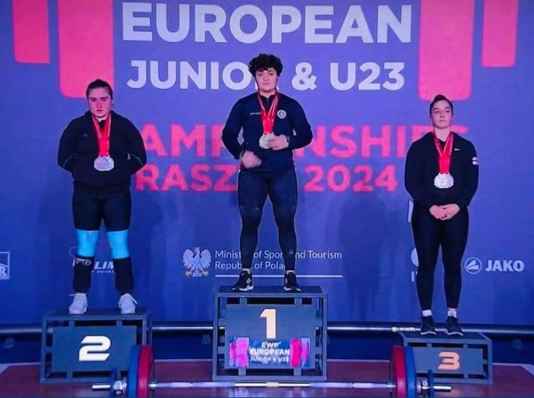 Эмма Погосян взяла золото на молодежном чемпионате Европы по тяжелой атлетике