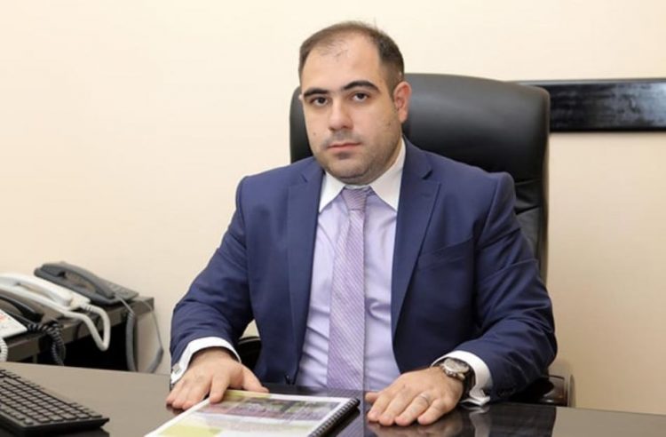 Замминистра территориального управления и инфраструктур подал в отставку после главы КРОУ