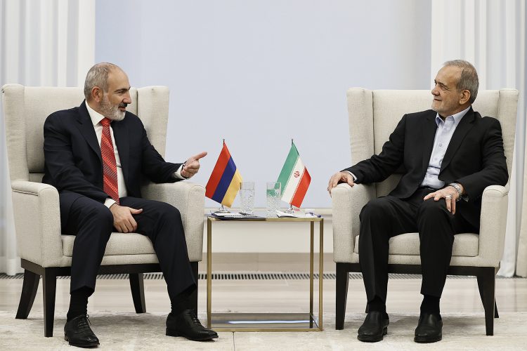 «Հարաբերությունների զարգացումն առաջնահերթություն է»․ Փաշինյանը և Իրանի նախագահը հանդիպել են