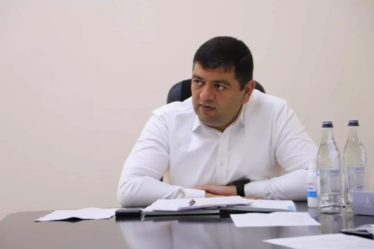 ՔՊ-ն ծրագրում է Կապանի քաղաքապետ դարձնել իշխանությանը մոտ կանգնած գործարարի, Փարսյանն «անցել է հակագրոհի»․ ԶԼՄ