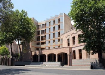 Վստահ եմ՝ իմ և Մախաչովի մենամարտը տեղի կունենա․ Արման Ծառուկյան
