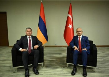 Սանոսյանն Ուրալօղլուի հետ հանդիպմանը հայտնել է կապուղիների ապաշրջափակման առաջնահերթության մասին