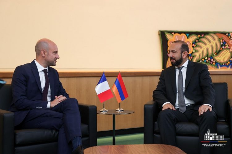 Հայաստանի և Ֆրանսիայի ԱԳ նախարարները քննարկել են տարածաշրջանային հարցեր