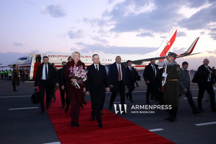 Լեհաստանի նախագահը ժամանել է Հայաստան