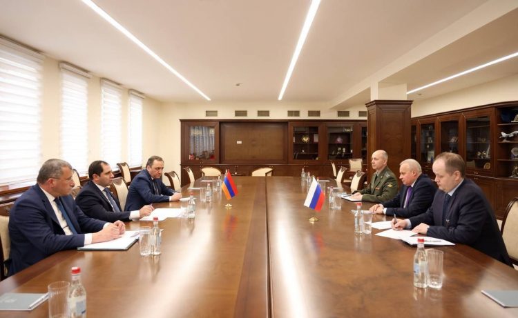 Կոպիրկինը Պապիկյանին է ներկայացրել ՀՀ-ում ՌԴ դեսպանության պաշտպանության հարցերով կցորդին